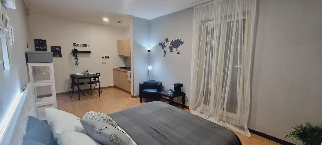 Laura Home Messina Apartment